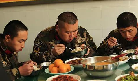 岳云鹏登上外文报刊 发微博求翻译 段子手齐聚微博下