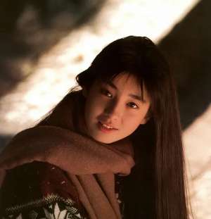 贵乃花(日本女神被亲妈逼做小三，拍大尺度照，30岁无自由身，最悲剧女星)