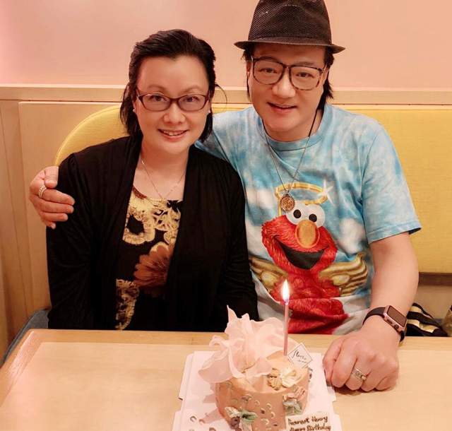 恭喜！23岁原岛大地宣布当爸，23岁妻子诞下儿子，父子长相相似