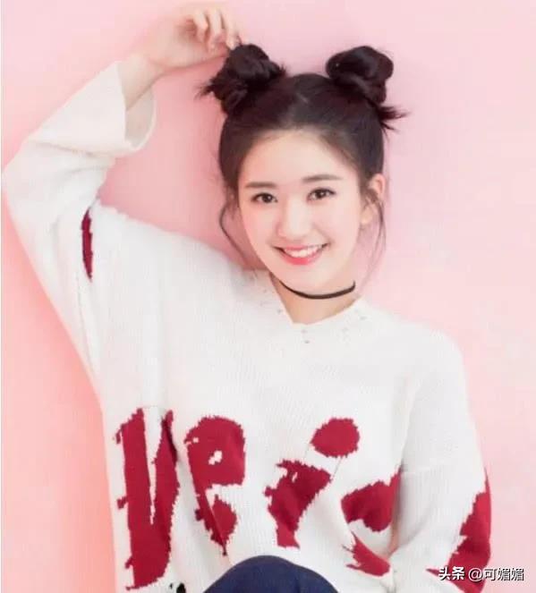 编剧祝明怒怼赵露思后发文回应：娱乐圈的争议风暴