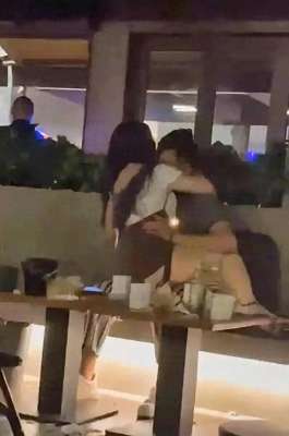 吻戏床戏大尺度(辣眼睛情侣咖啡店激吻持续8分钟，大尺度视频曝光，裙底走光)