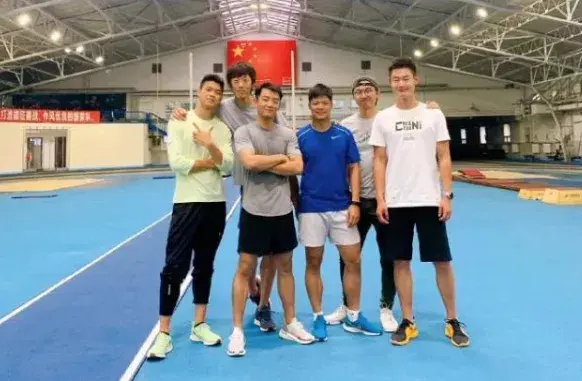 陪吃孕妇餐？跑男郑恺比沙溢还胖，身高1米72体重超77公斤