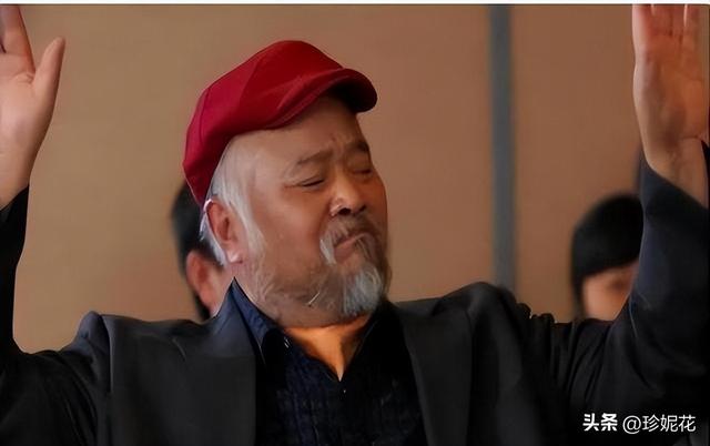 演员李琦不顾医生劝阻,每天2包烟加顿顿8两白酒,如今身体咋样了