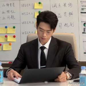 魏大勋背景(魏大勋这次是真的火了家庭背景强大，出道15年多次因绯闻上热搜)