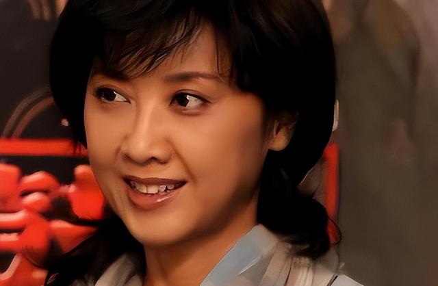 朱琳：嫁给圈外丈夫，结婚43年无儿无女，72岁风采依旧