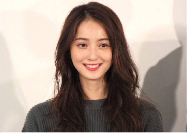 演技最差女优？佐佐木希逆风翻盘，靠一张美人脸一路飙车