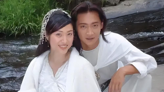 陈法蓉陪88岁父亲回江苏老家，陈父精神足，女儿57岁未婚育成遗憾