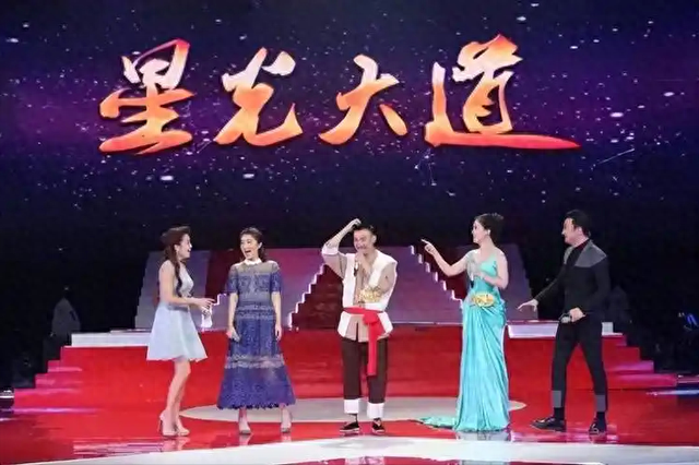 星光大道多个冠军现状：有人大红大紫，有人负债当搬运工