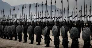 步步晋升(打得好不如站的好，军功平庸靠站队成为军方大佬，也因站错队送命)