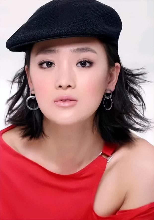 同人不同命，明星和替身太像！周杰伦爹妈分不清，杨幂替身笑掉牙