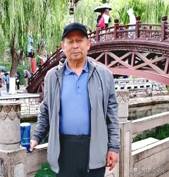 【杨景林】清明感怀(七律四首)