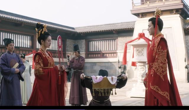 三刷《长安如故》，时宜盘发是对刘子行感情的转机，可惜他看不懂