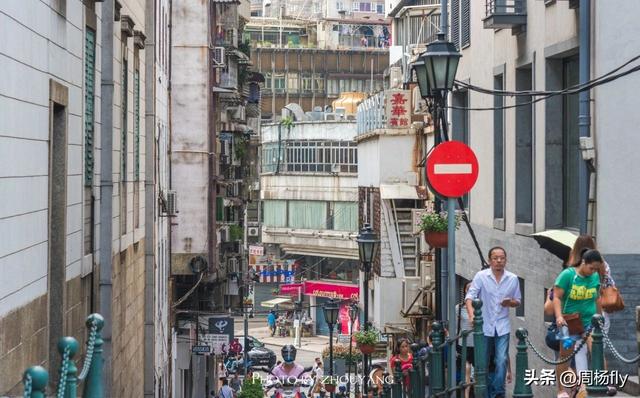 澳门哪吒庙，紧邻大三巴牌坊，是澳门多元信仰的朴素见证