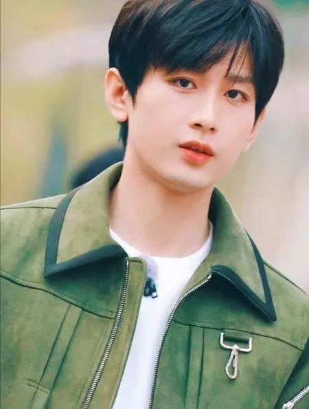 一线演员名单揭晓，杨紫荣登榜单，网友惊呼 ：这位竟也位列其中！