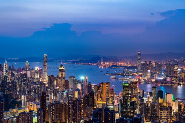 看不上李嘉诚还让王石滚蛋，这个深圳富豪到底什么来历？