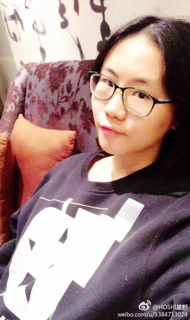 窦唯的小女儿才14岁啊，身高都超过1米7了