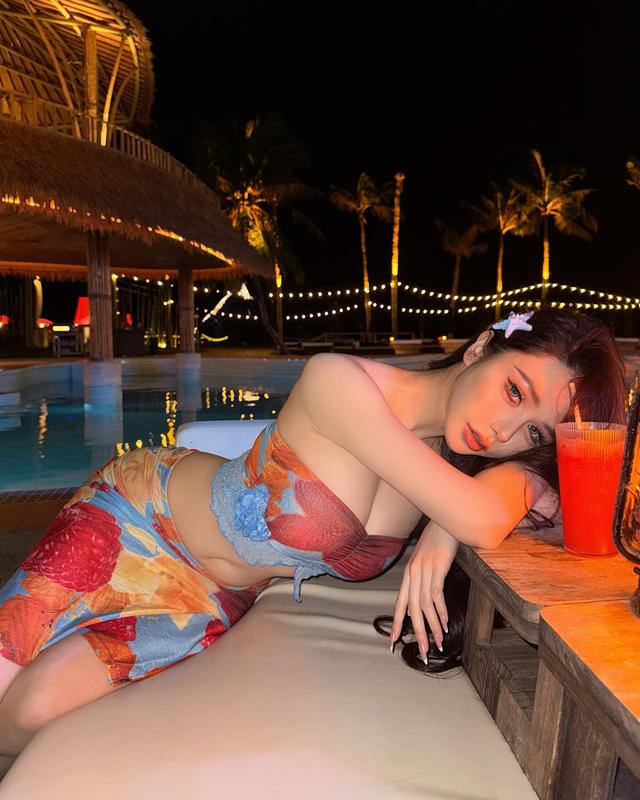 网红媛媛酱，性感身材的迷人御姐!