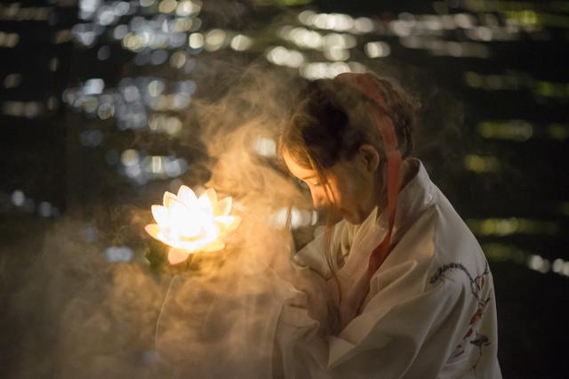 小说：侯府世子姿色无双，云梦泽画舫极其奢靡享乐，哪少得了他？