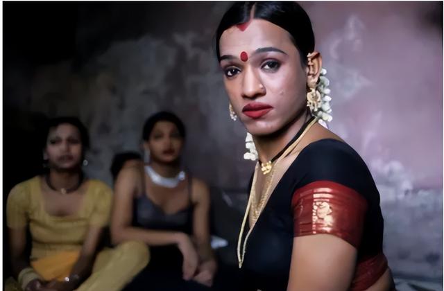 “人妖”——泰国旅游业的畸形产物