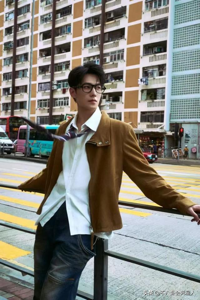 33岁杨洋晒照庆生，从众星捧月到无人问津，体现娱乐圈人情冷暖