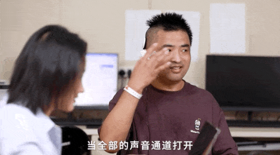 “爸爸能听到了，妈妈也能听到了！”