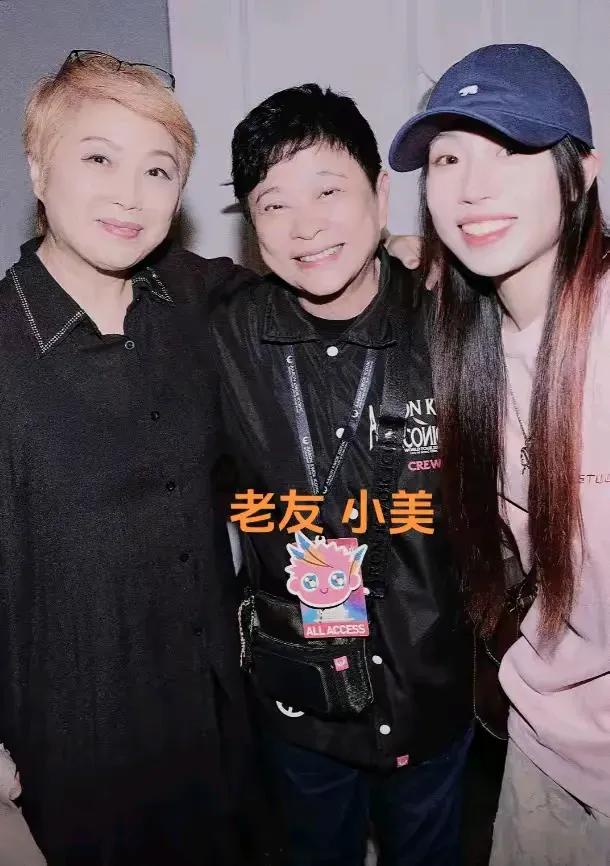 江华老婆被质疑碰瓷天王，称其为“徒弟”，网友称其不配蹭流量