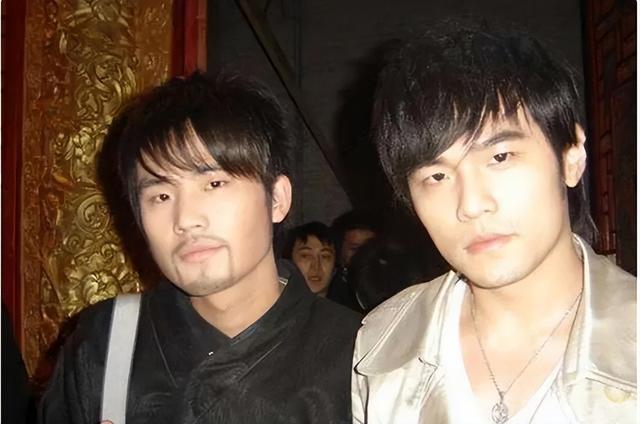 同人不同命，明星和替身太像！周杰伦爹妈分不清，杨幂替身笑掉牙