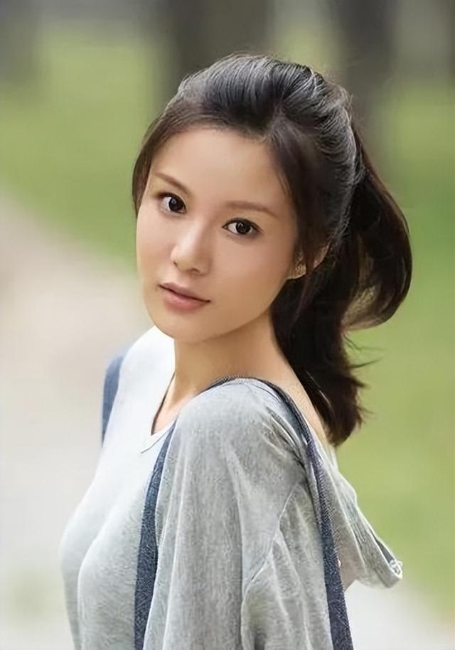 有人背景通天，有人硬刚资本？这几位女星根本不怕潜规则！