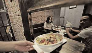 日本最变态的餐厅(日本推出“变态”主题餐厅，未满18岁禁止入内，还能吃下饭吗？)