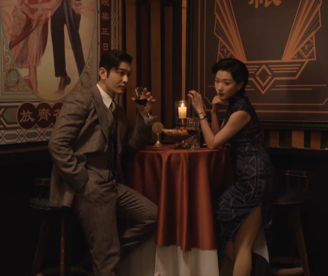 《潜行者》好戏，两个军统女特工，一个献身汉奸一个爱地下党