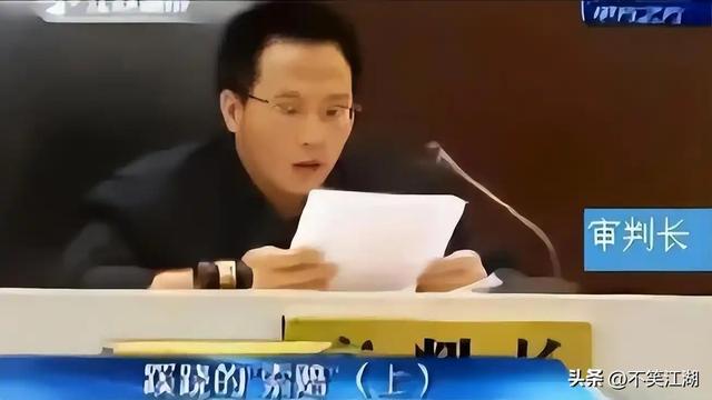 老人倒地没人管,“干嘛要扶”再惹争议,法官王浩被扒现状如何