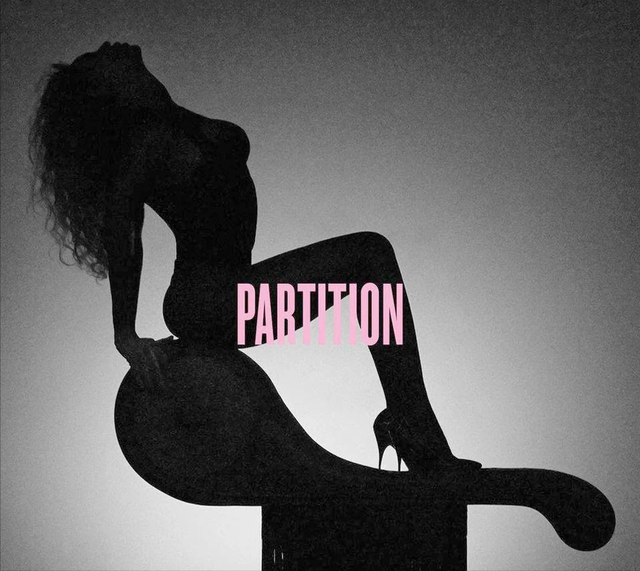 一场脱衣裸舞票价才250欧元，南韩顶流Lisa凭什么要参加疯马秀？