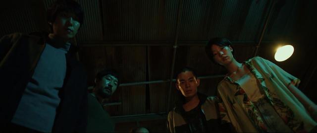 人质被绑匪百般虐待，就连喝水都被反绑双手！韩国最新犯罪电影