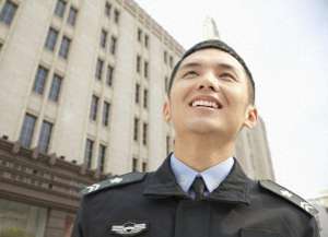 香港警察工资收入(中国香港辅警工资收入)