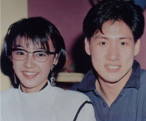 香港粤语流行天后 陈慧娴暂别乐坛歌曲《夜机》