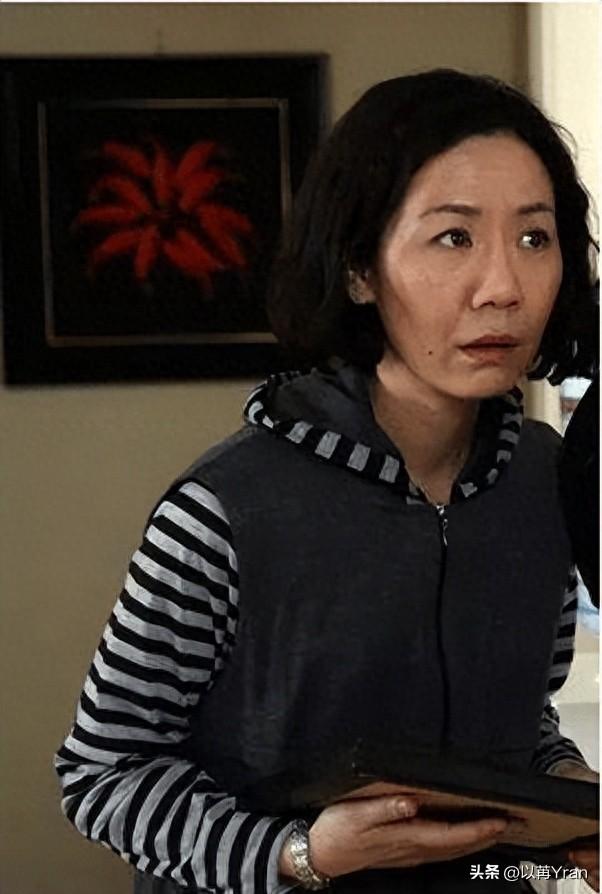 她是“中国最丑女演员”,凭什么嫁入豪门,成为阔太?