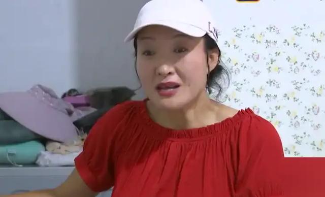 49岁大姐相亲惊现床友!床上竟然藏男人,真的只是租床位吗?