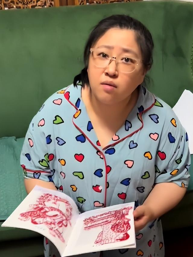 铁兜和胡老师：靠“谎报”价格吸粉500万，真实身份曝光不简单？