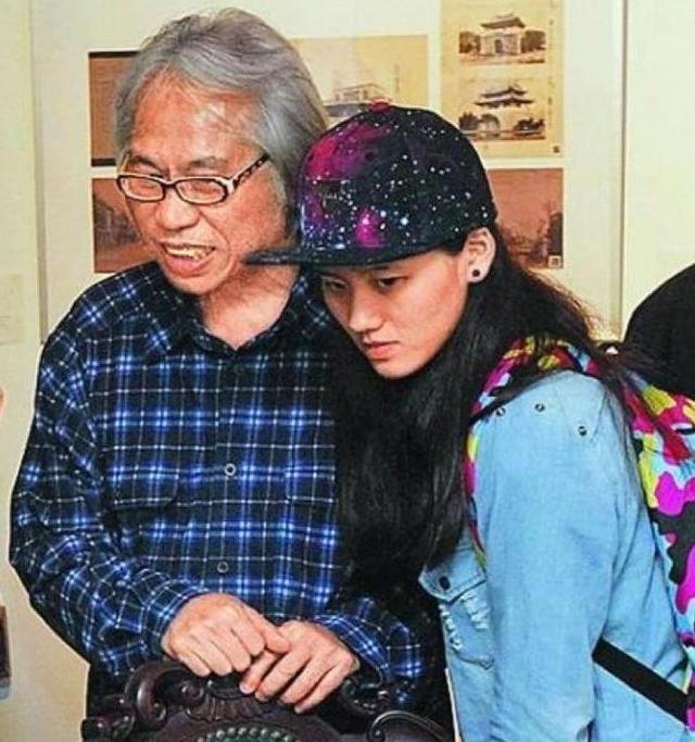 大40岁丈夫李坤城去世后，林靖恩流落街头乞讨，迎来了自己的结局