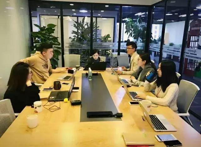 怕什么真理无穷无尽，进一寸有一寸的欢喜