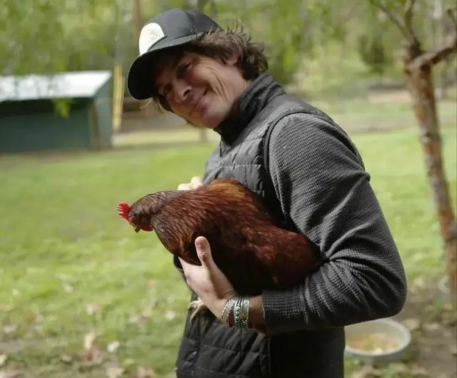 《吸血鬼日记》男主伊恩·萨默海尔德:从好莱坞到乡村的蜕变