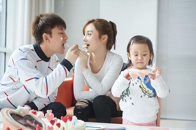 女明星们的“性丑闻”：大尺度不雅照曝光，不图钱只要刺激？