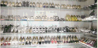 新加坡最有手段名媛，拥有全球最多爱马仕，如今44岁还在做网红