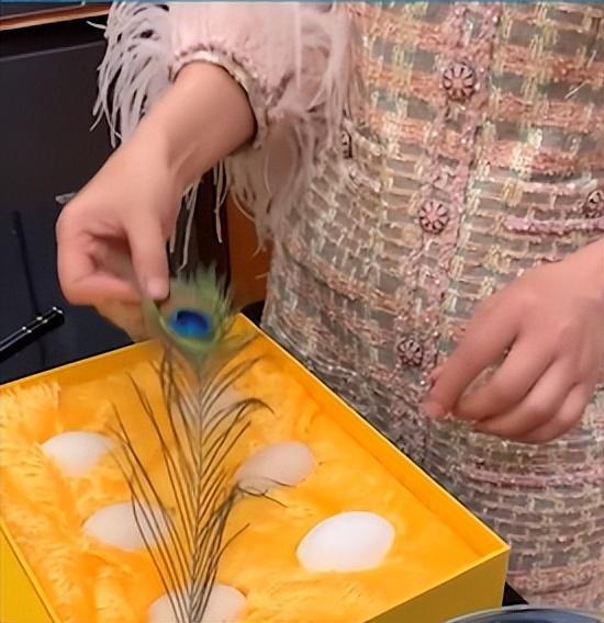 鲍鱼家姐：全网最壕贵妇，浑身装扮抵一栋楼，有何实力能碾压Cici