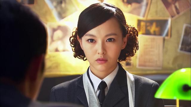 同样是演女特工李沁的《追风者 》对比唐嫣的 X女特工 差距一目了然