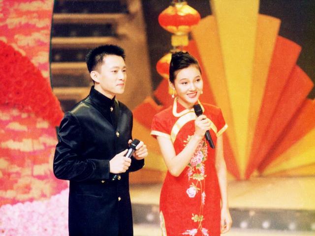 央视前著名主持人亚宁:最红时为何退隐?现在情况怎样了?