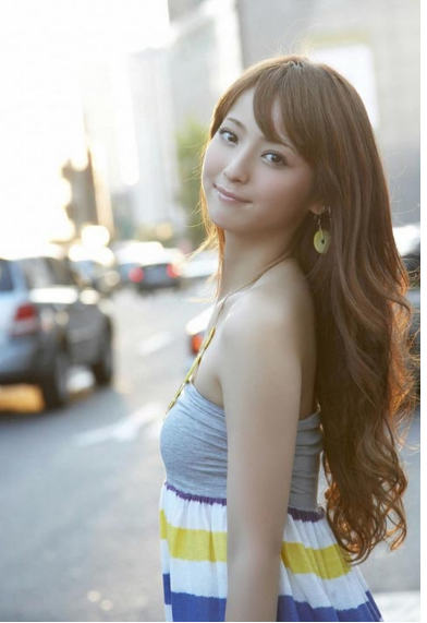 演技最差女优？佐佐木希逆风翻盘，靠一张美人脸一路飙车