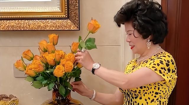 鲍鱼家姐：全网最壕贵妇，浑身装扮抵一栋楼，有何实力能碾压Cici