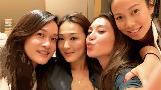 林青霞继女邢嘉倩：31岁似少女，颜值胜过继母的亲闺女