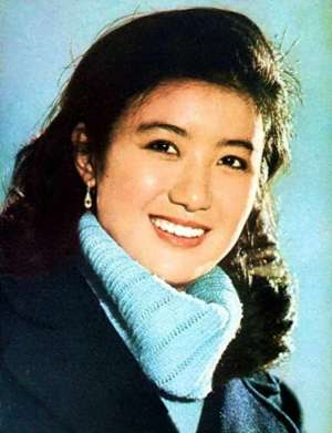 李小芬(央视春晚主持人李小玢：红极一时的她两婚两离，儿子支持她找老伴)